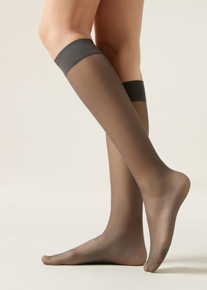 Ciorapi până la genunchi Comfort Cuff de 20 denari Ciorapi până la genunchi Comfort Cuff de 20 denari