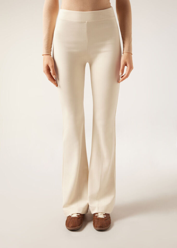 Pantaloni evazați Pantaloni evazați