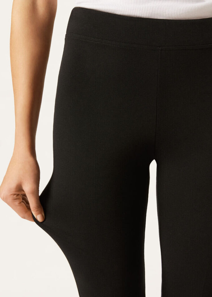 Pantaloni evazați Pantaloni evazați