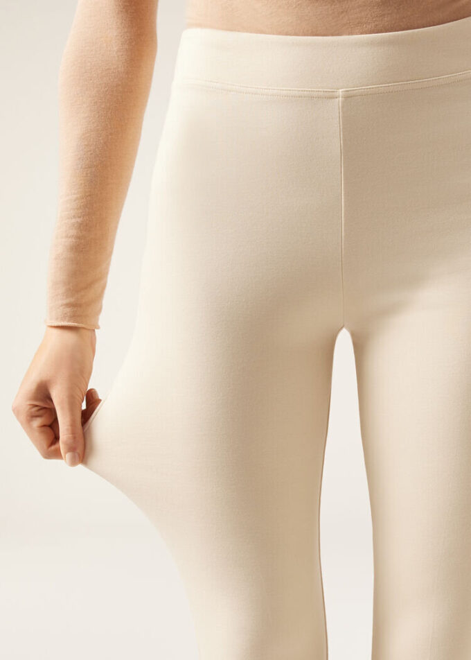 Pantaloni evazați Pantaloni evazați