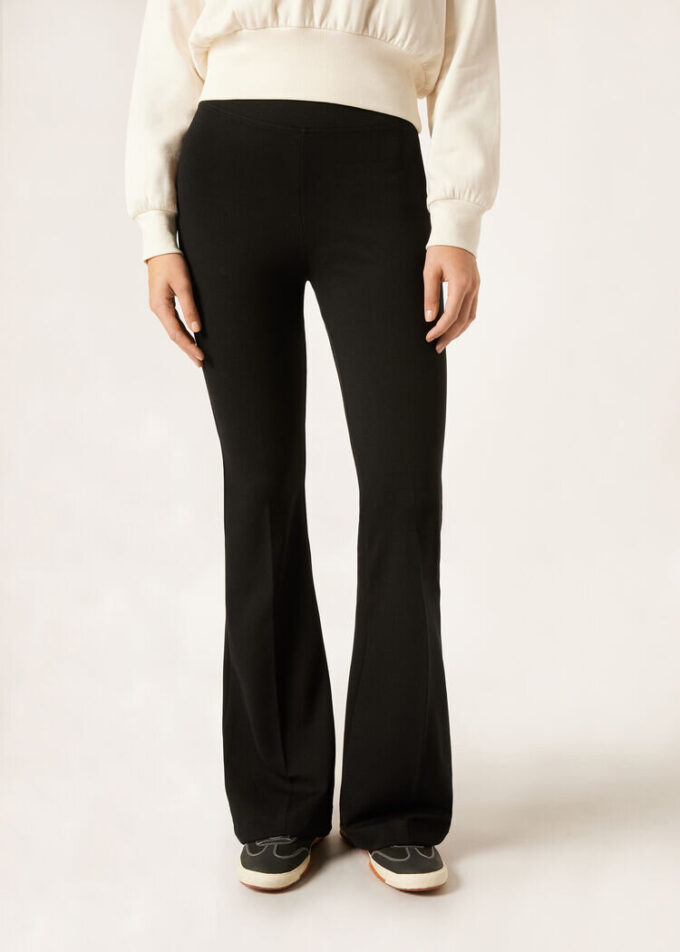 Pantaloni evazați Pantaloni evazați