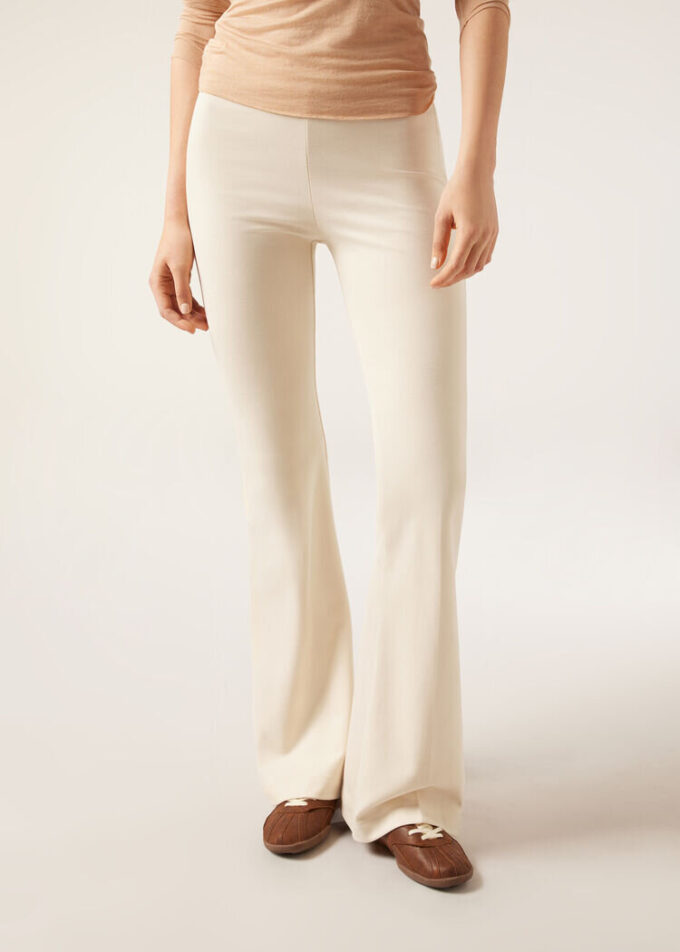 Pantaloni evazați Pantaloni evazați