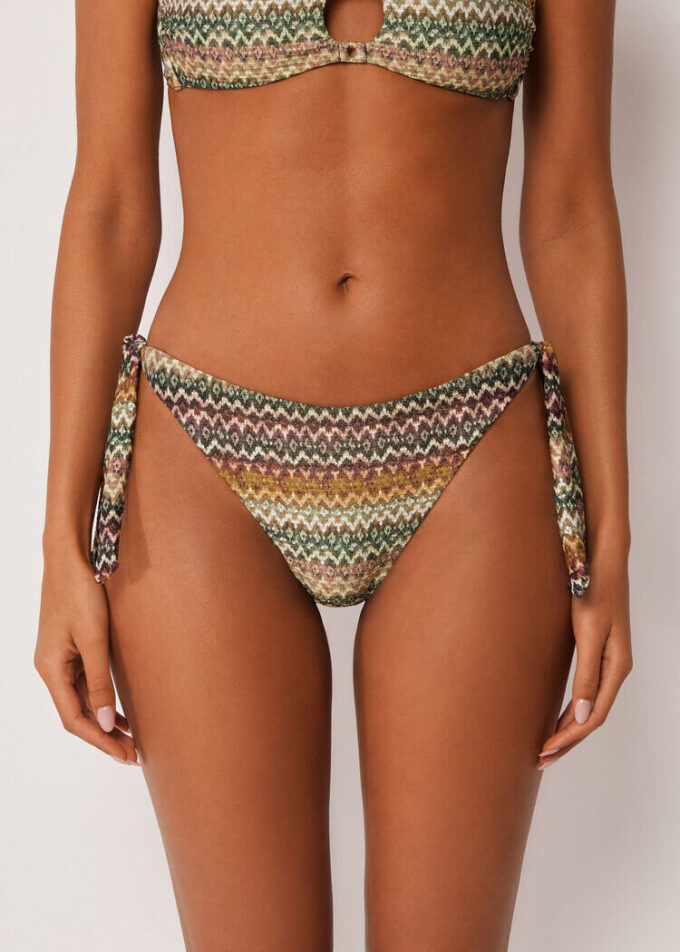 Slip de baie cu legături laterale, model etnic elegant Slip de baie cu legături laterale, model etnic elegant