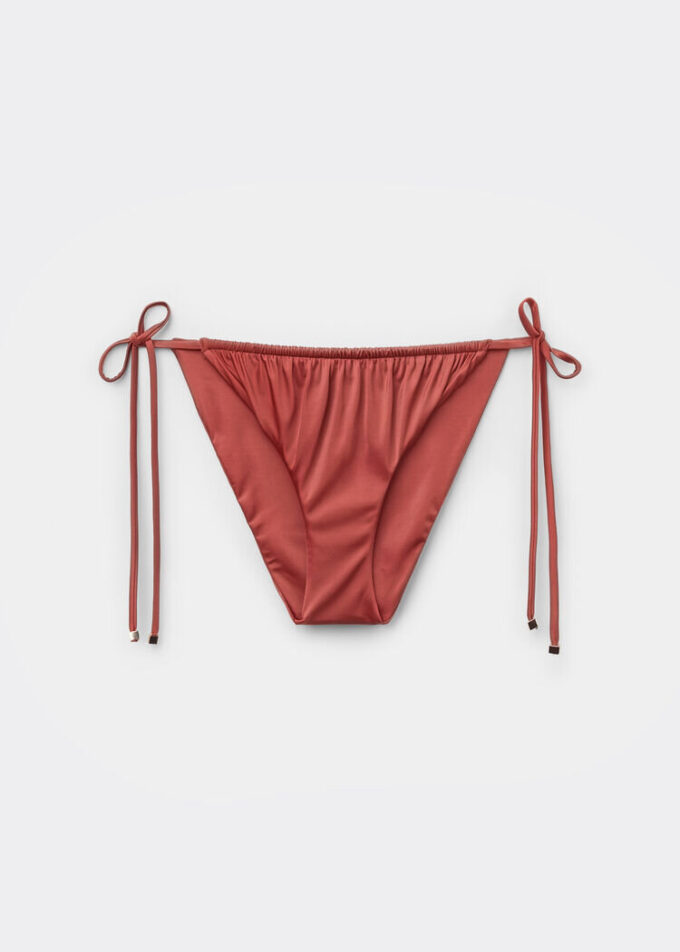 Slip de baie cu șnururi din satin lucios Slip de baie cu șnururi din satin lucios