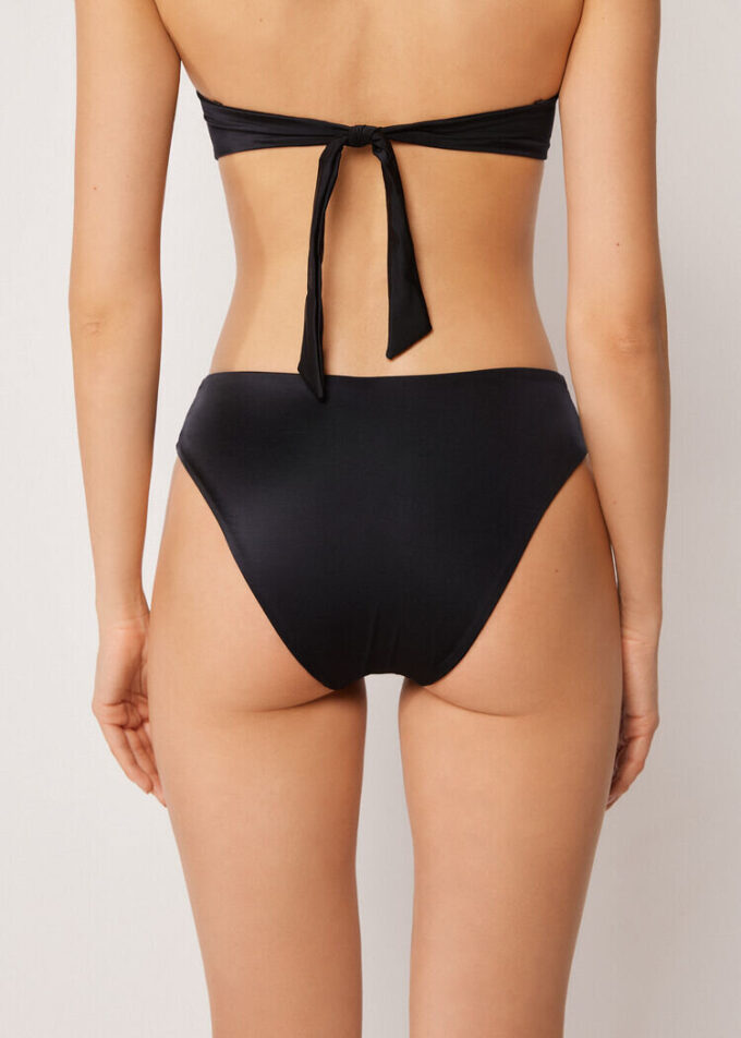 Slip de baie cu talie înaltă, elegant, bicolor Slip de baie cu talie înaltă, elegant, bicolor
