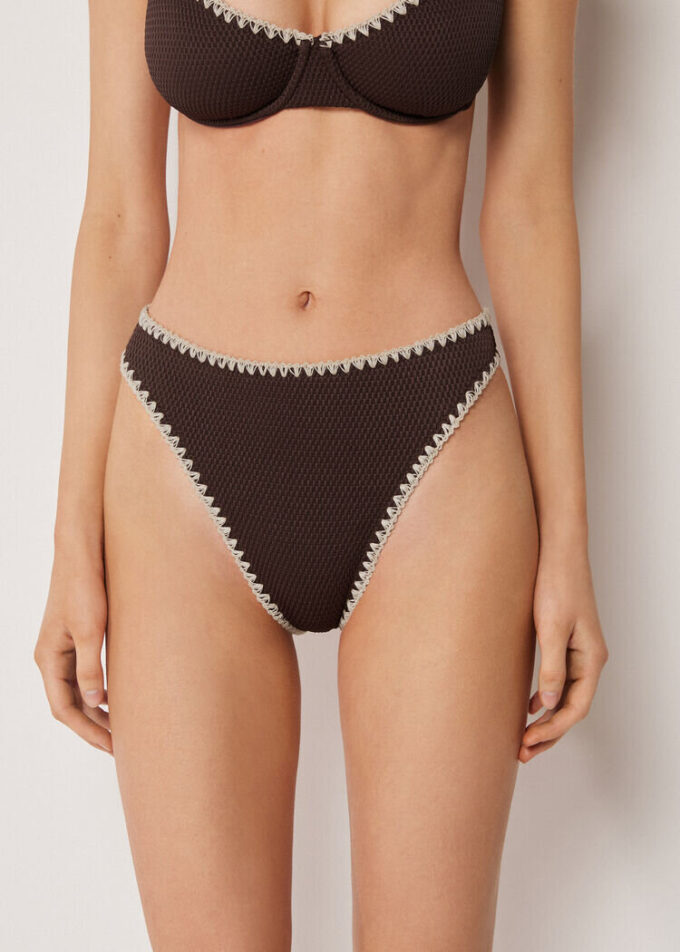 Slip de baie slipuri braziliene cu talie înaltă, broderie bicoloră Slip de baie slipuri braziliene cu talie înaltă, broderie bicoloră