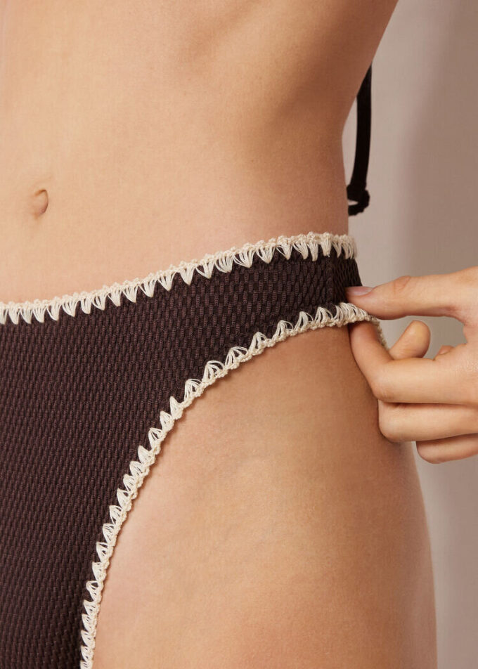 Slip de baie slipuri braziliene cu talie înaltă, broderie bicoloră Slip de baie slipuri braziliene cu talie înaltă, broderie bicoloră