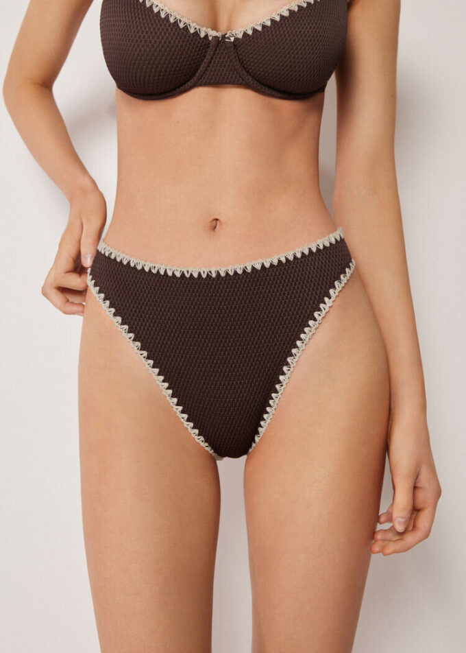 Slip de baie slipuri braziliene cu talie înaltă, broderie bicoloră Slip de baie slipuri braziliene cu talie înaltă, broderie bicoloră