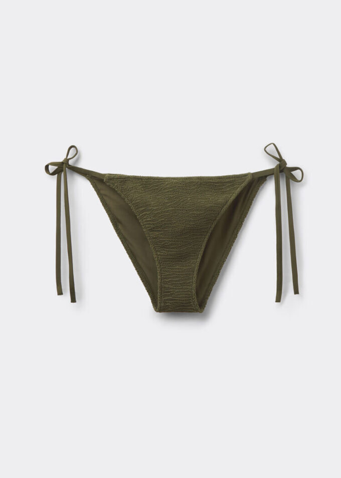 Slip de bikini cu valuri șifonate Slip de bikini cu valuri șifonate