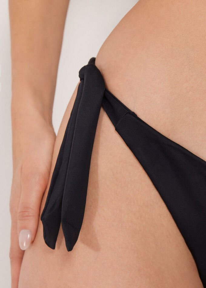 Slipuri braziliene cu șnururi Premium Sculpt Slipuri braziliene cu șnururi Premium Sculpt