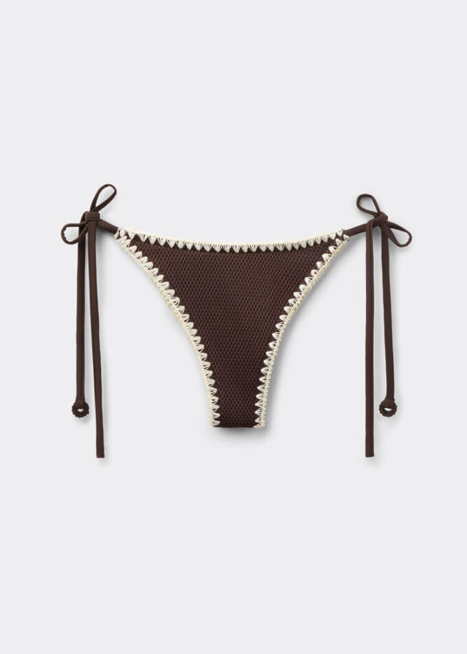 Slipuri braziliene de baie cu broderie bicoloră Slipuri braziliene de baie cu broderie bicoloră
