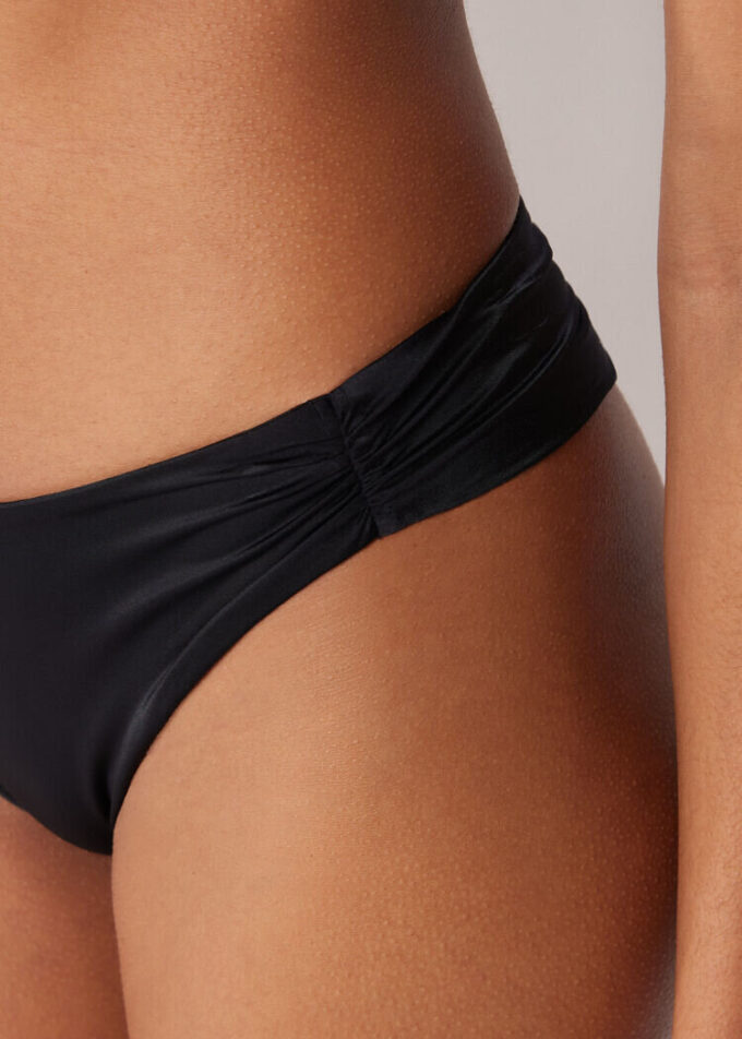 Slipuri braziliene de baie din satin lucios Slipuri braziliene de baie din satin lucios