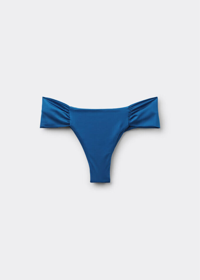 Slipuri braziliene de baie drapate din satin strălucitor Slipuri braziliene de baie drapate din satin strălucitor