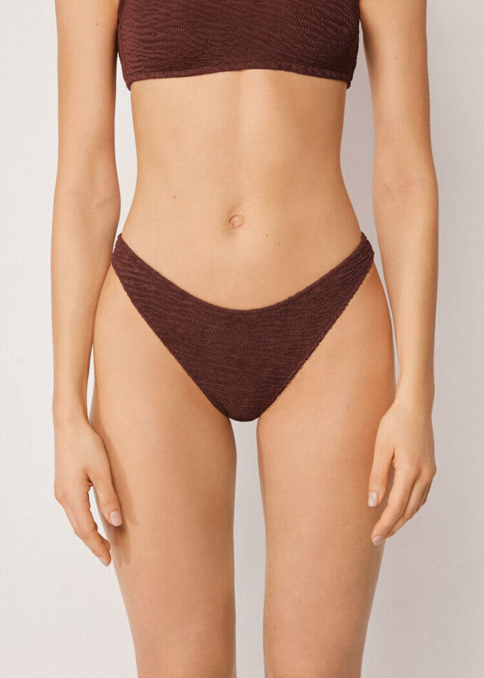 Slipuri braziliene de bikini cu valuri șifonate Slipuri braziliene de bikini cu valuri șifonate