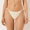 Slipuri de bikini braziliene din satin Slipuri de bikini braziliene din satin