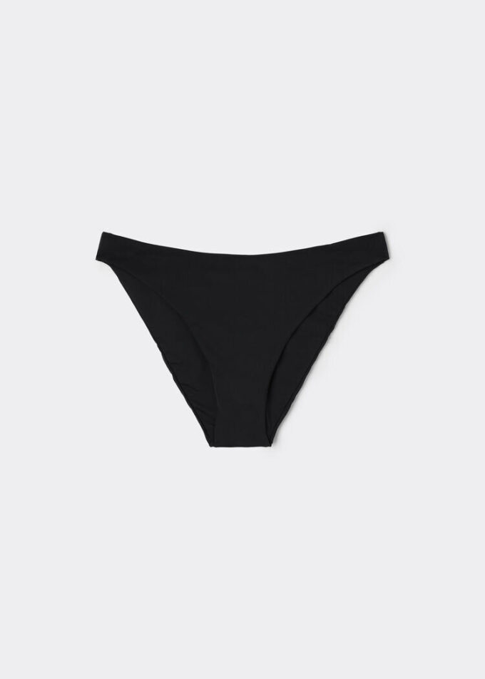 Slipuri de bikini cu tăietură înaltă