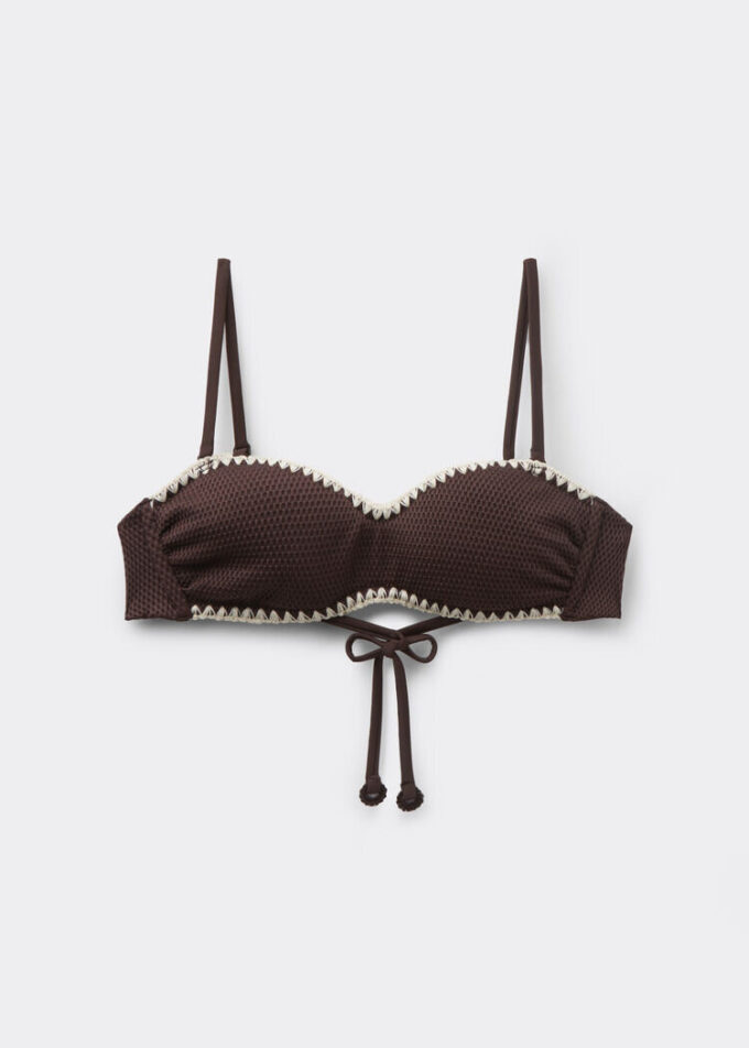 Top de bikini tip bandeau cu broderie bicoloră Top de bikini tip bandeau cu broderie bicoloră