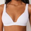 Top de bikini triunghiular cu cupe căptușite, croială premium Top de bikini triunghiular cu cupe căptușite, croială premium