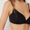 Top de bikini triunghiular cu cupe căptușite, croială premium Top de bikini triunghiular cu cupe căptușite, croială premium