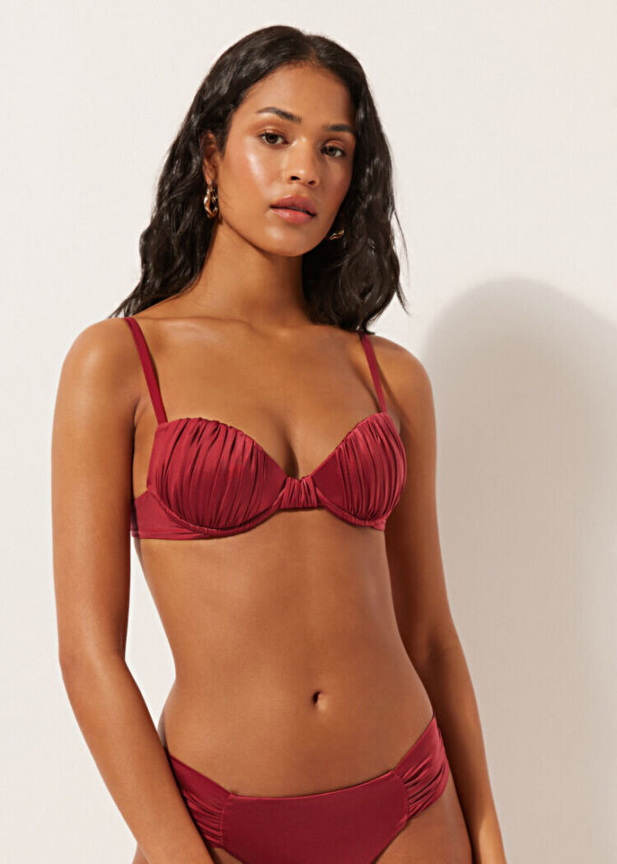 Topuri de bikini push-up cu pernițe din satin lucios Topuri de bikini push-up cu pernițe din satin lucios