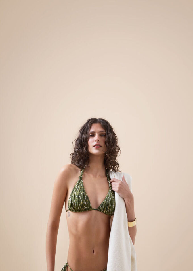 Topuri triunghi de costum de baie Natural Tie-Dye